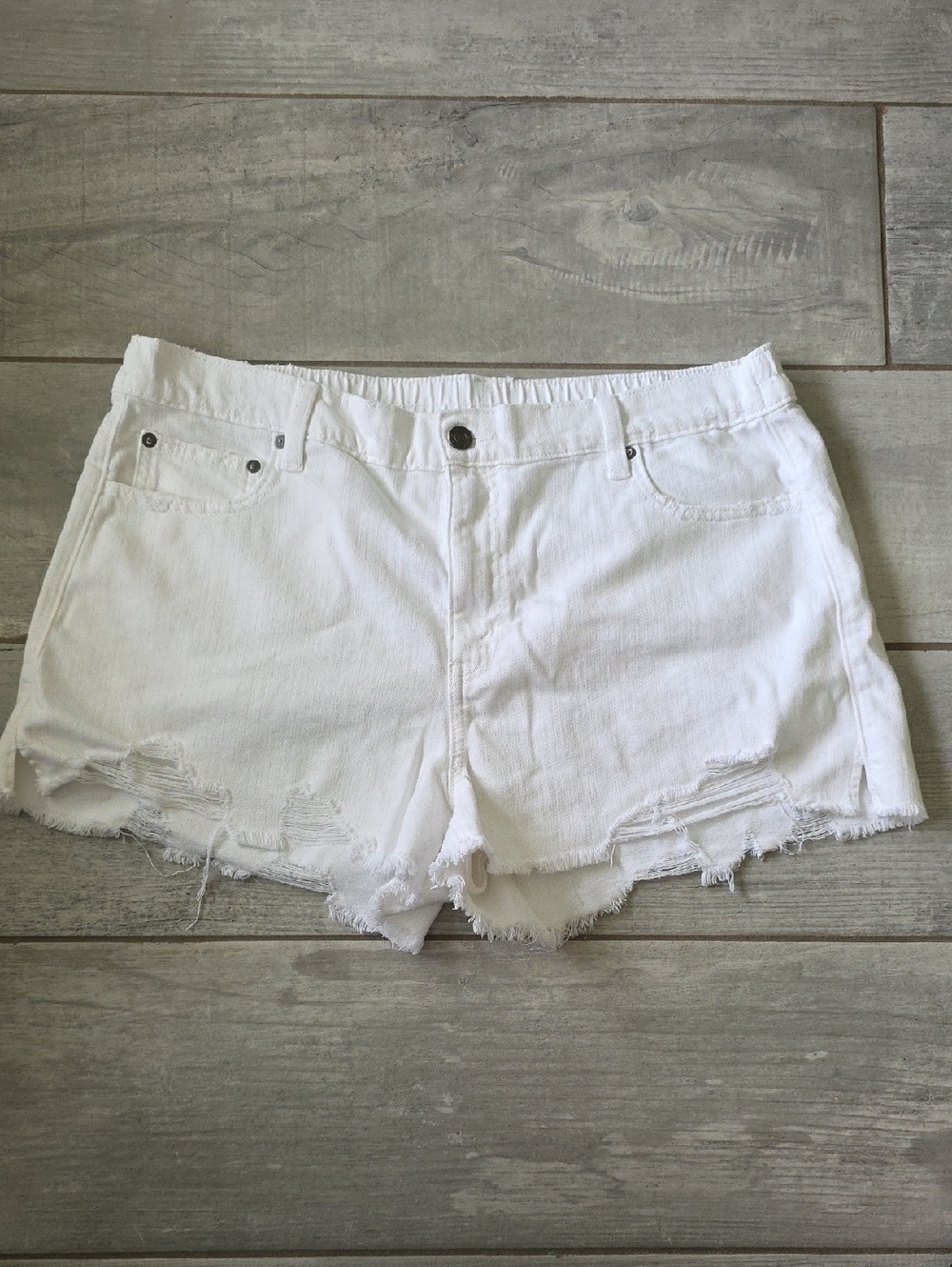 Aerie White Distressed Women's Denim Shorts - Casual Summer Style